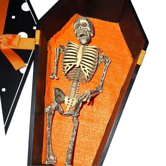 Halloween decoration! Awesome black coffin with white polka dots and ora… - Picture 3 of 4